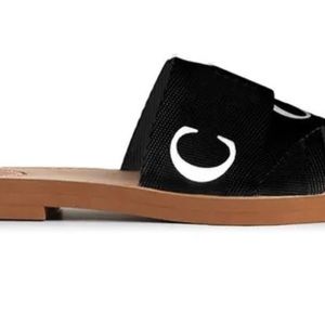 Chloé
Woody Linen Slides